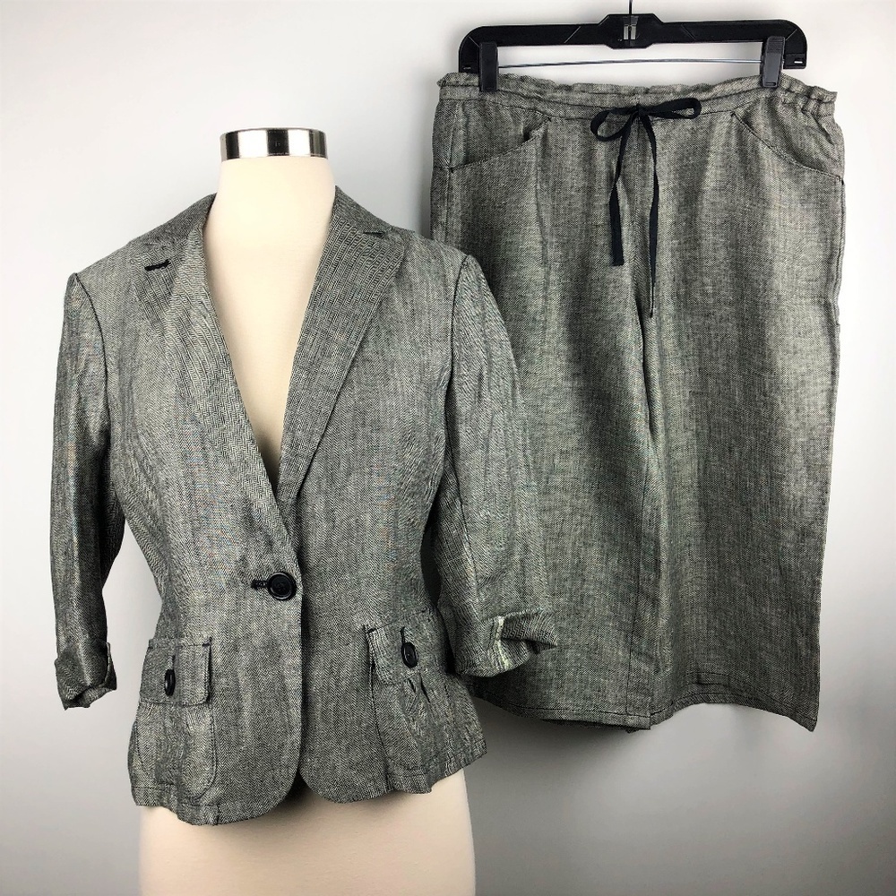 Max Studio Black Herringbone Blazer & Capri